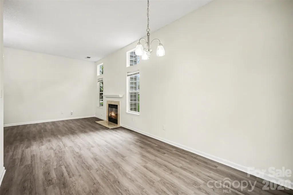 5806 Pennycross Lane Charlotte NC 28216