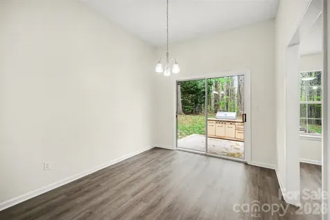5806 Pennycross Lane Charlotte NC 28216