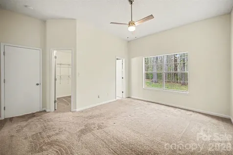 5806 Pennycross Lane Charlotte NC 28216