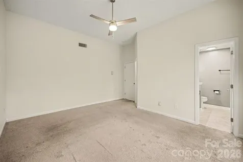 5806 Pennycross Lane Charlotte NC 28216