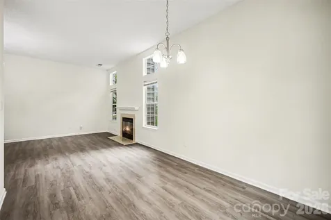 5806 Pennycross Lane Charlotte NC 28216