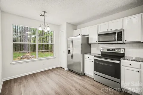 5806 Pennycross Lane Charlotte NC 28216