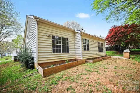 5806 Pennycross Lane Charlotte NC 28216