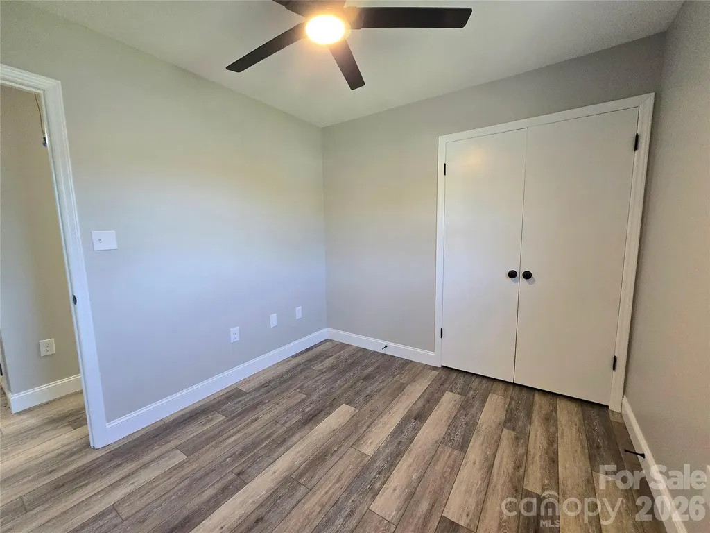 20 Mount Carmel Drive Asheville NC 28806