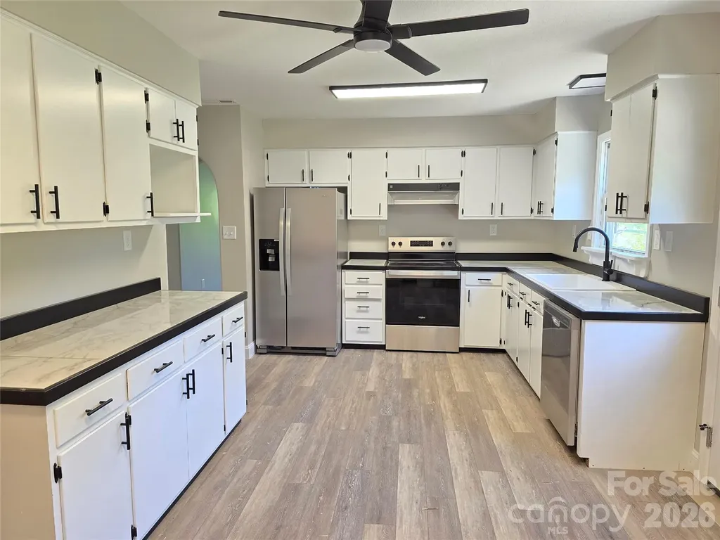 20 Mount Carmel Drive Asheville NC 28806