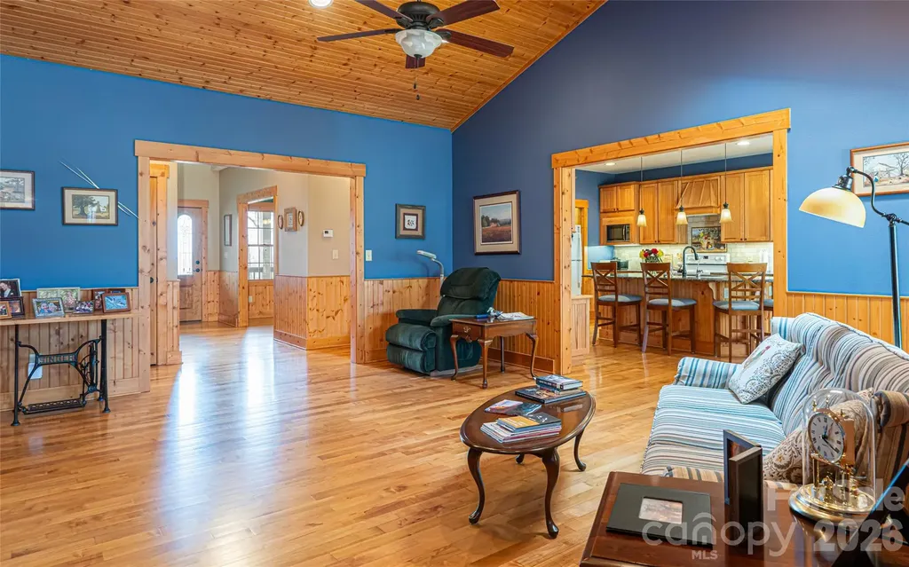 82 Red Mulberry Drive Zirconia NC 28790