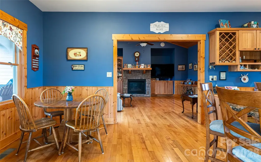 82 Red Mulberry Drive Zirconia NC 28790