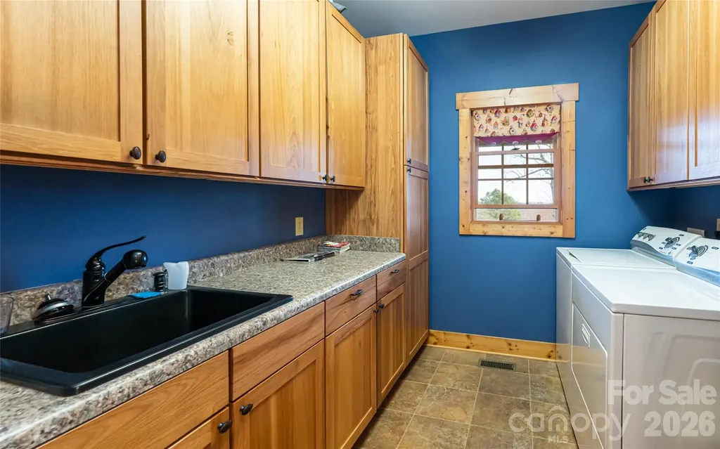 82 Red Mulberry Drive Zirconia NC 28790
