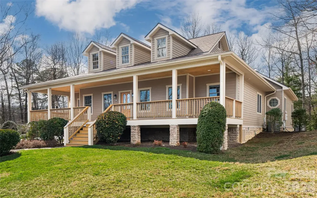 82 Red Mulberry Drive Zirconia NC 28790