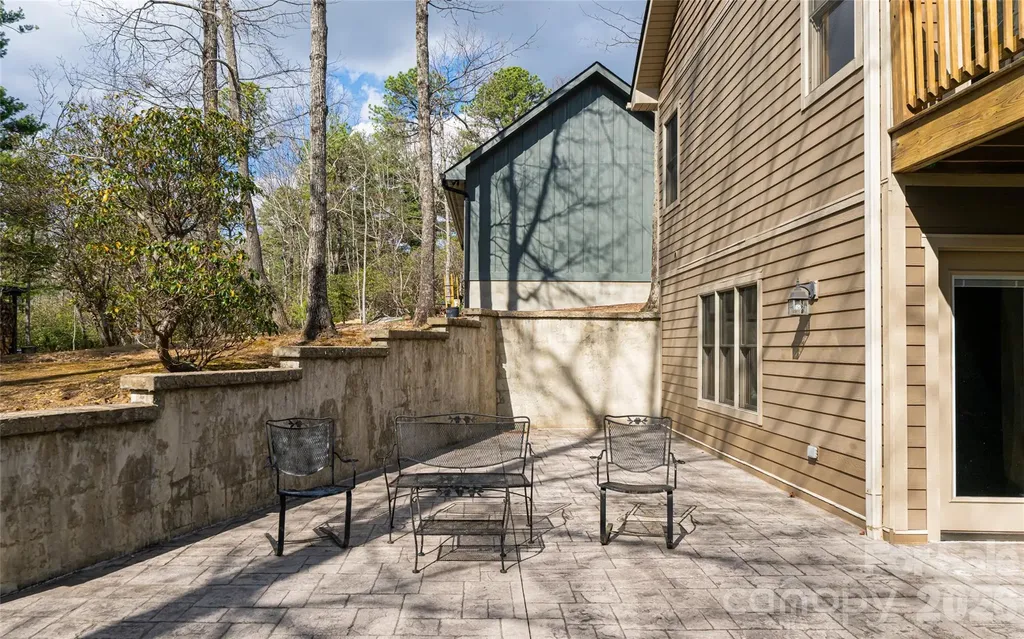 82 Red Mulberry Drive Zirconia NC 28790