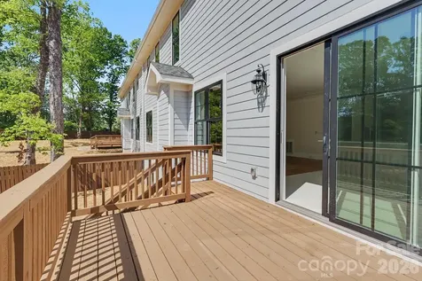 4304 Tangle Drive Charlotte NC 28211