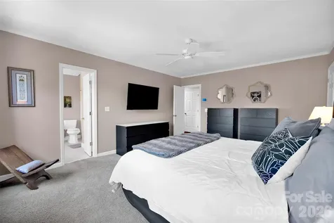 421 Sardis Lane Charlotte NC 28270