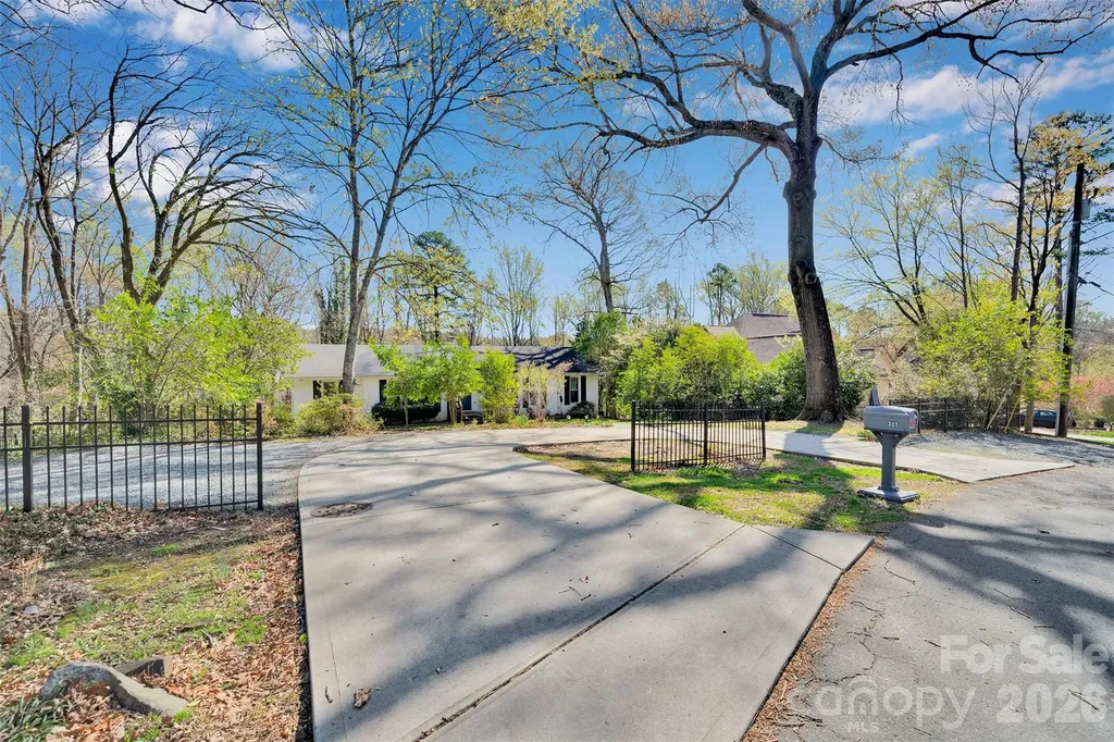 301 Hillandale Drive Charlotte NC 28270