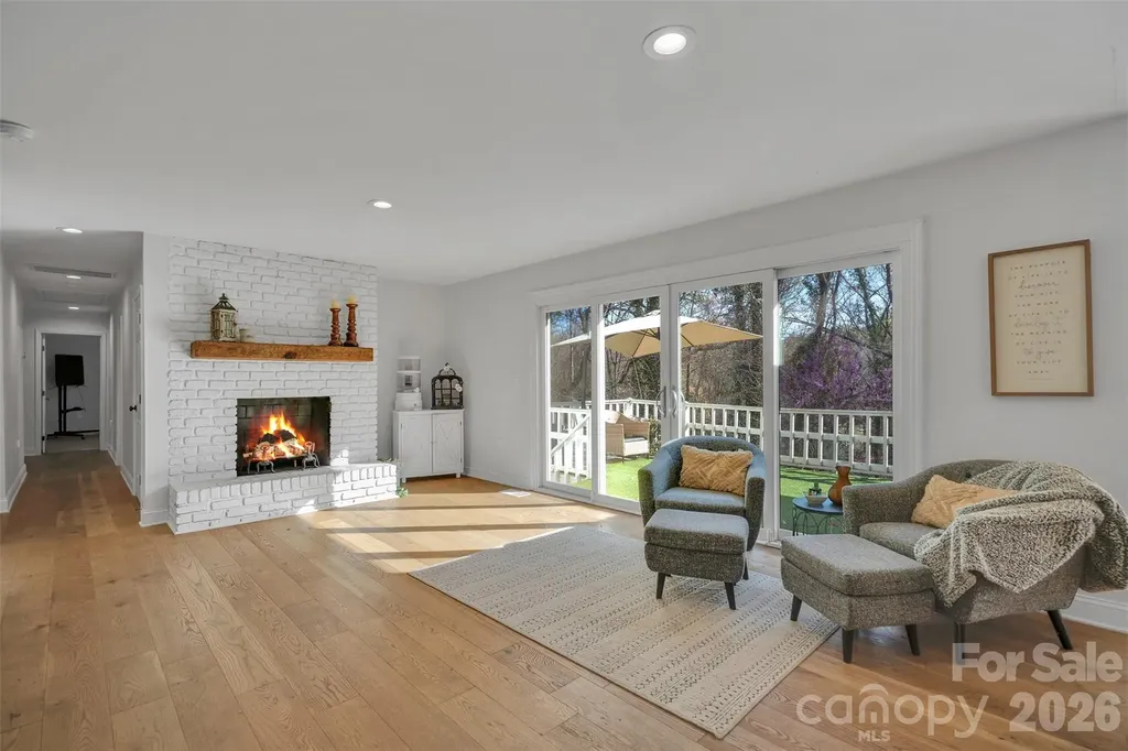 301 Hillandale Drive Charlotte NC 28270