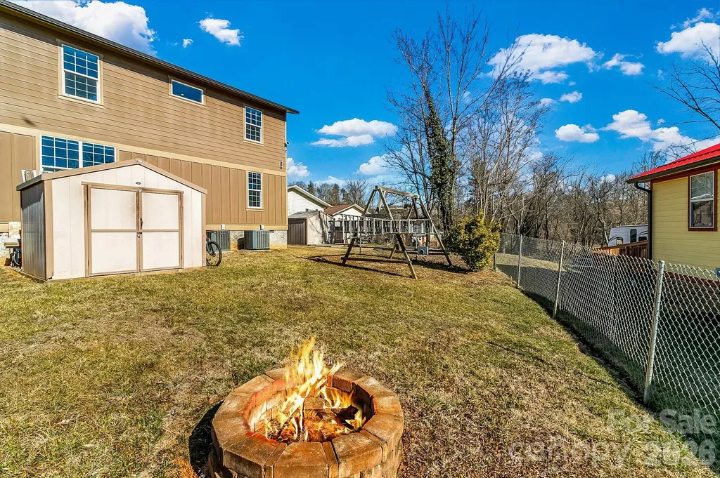 215 E Oakview Road Asheville NC 28806
