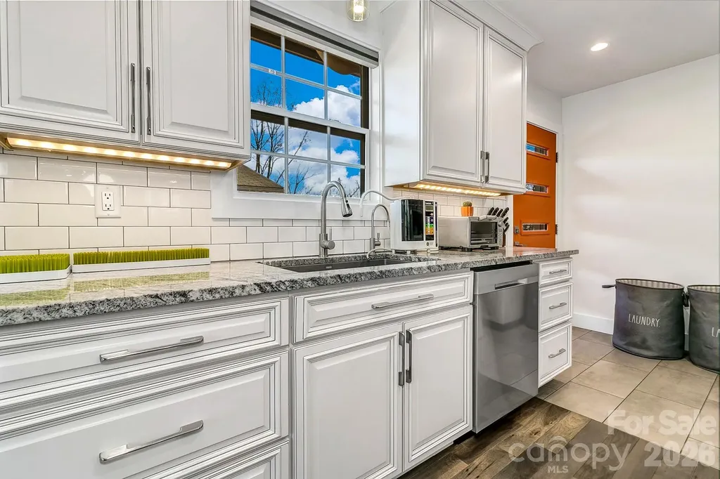 215 E Oakview Road Asheville NC 28806