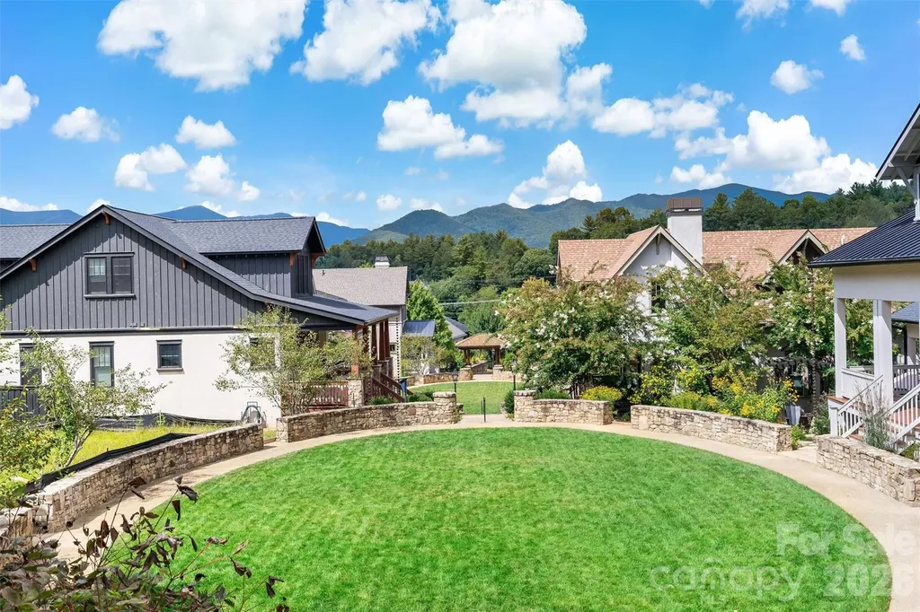 9 Fay Jones Lane Black Mountain NC 28711