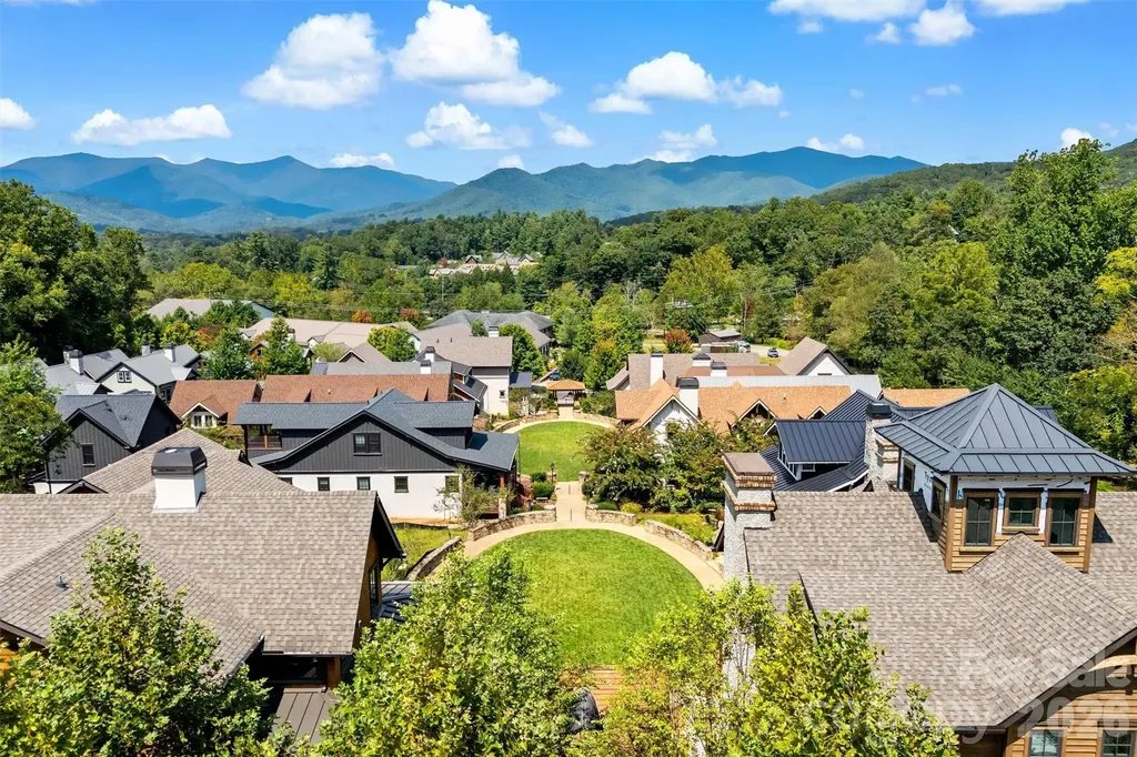 9 Fay Jones Lane Black Mountain NC 28711