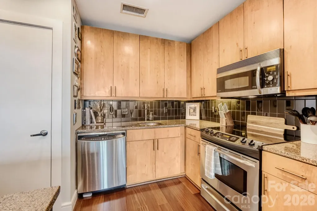 333 W Trade Street W Charlotte NC 28202