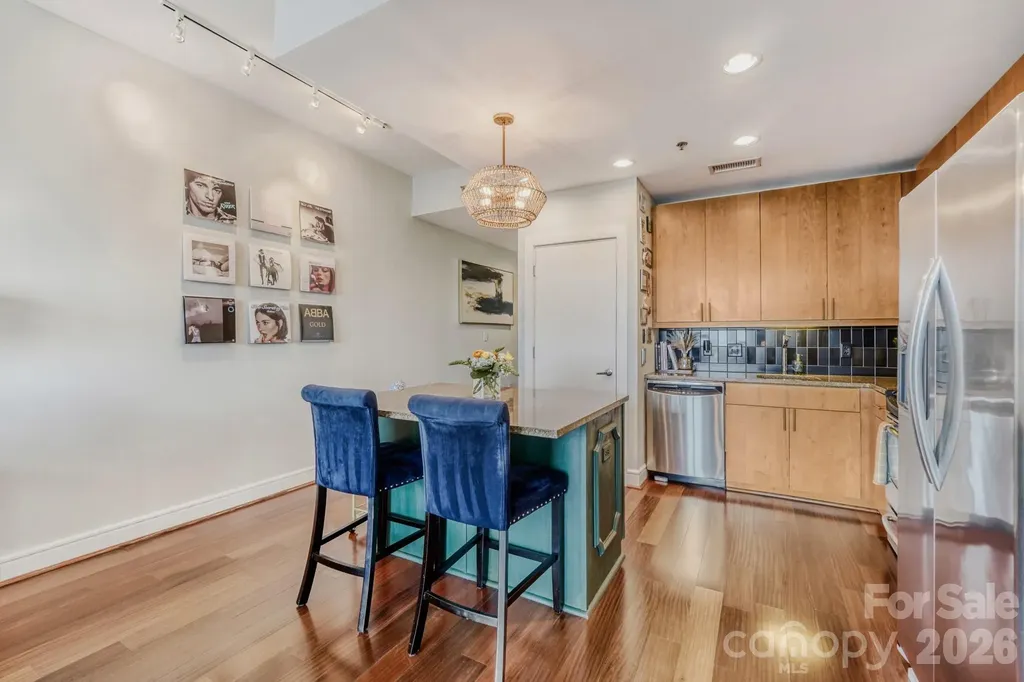 333 W Trade Street W Charlotte NC 28202