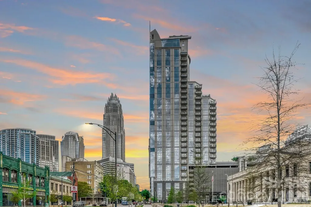 333 W Trade Street W Charlotte NC 28202