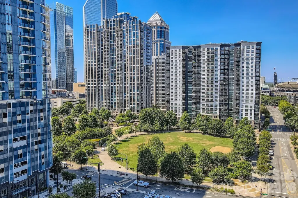 333 W Trade Street W Charlotte NC 28202