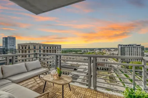 333 W Trade Street W Charlotte NC 28202