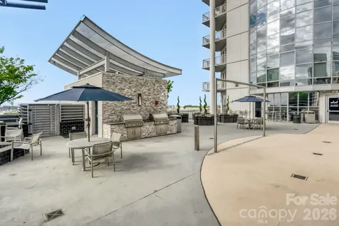 333 W Trade Street W Charlotte NC 28202