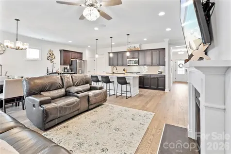 445 Bowline Drive Denver NC 28037