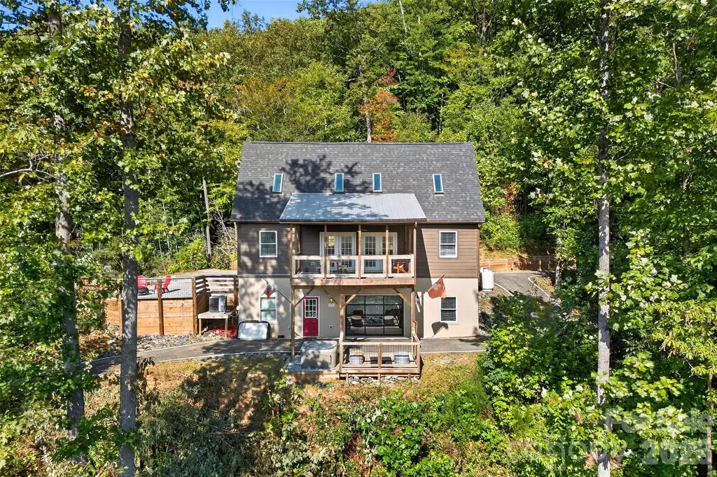 8032 Buck Creek Road Marion NC 28752