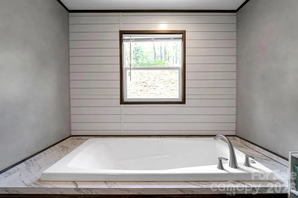87 Horseback Lane Marshall NC 28753