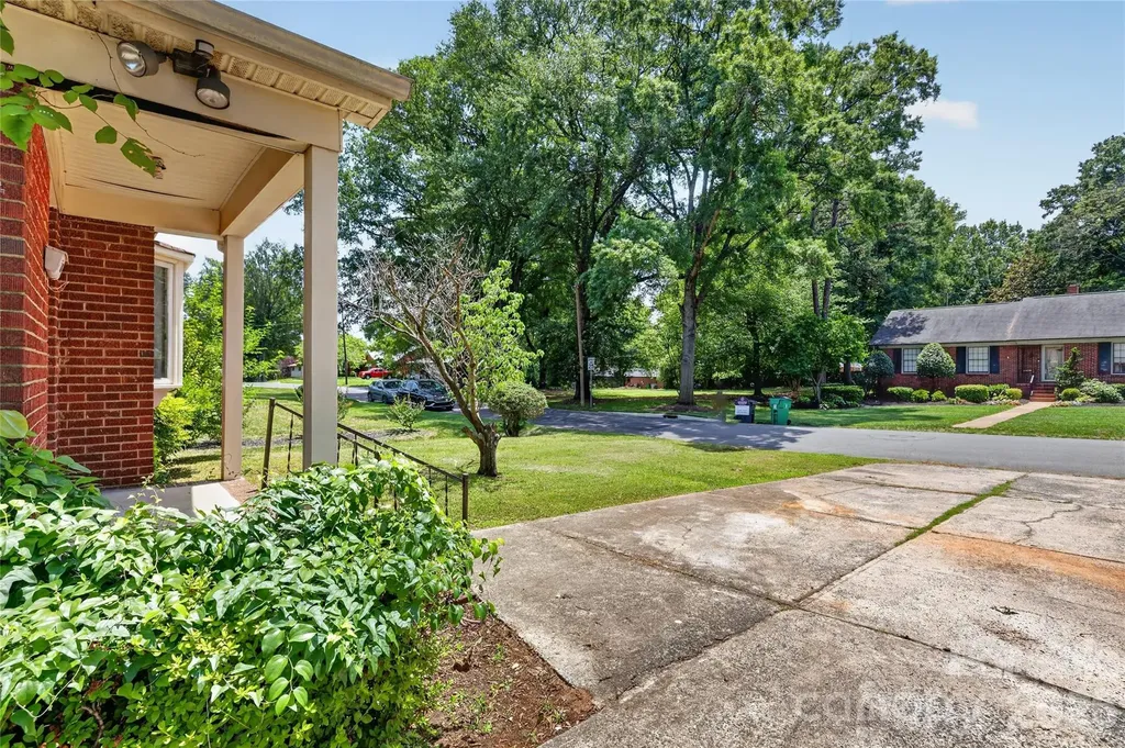 1632 Madison Avenue Charlotte NC 28216