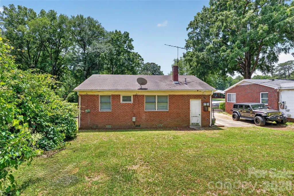 1632 Madison Avenue Charlotte NC 28216