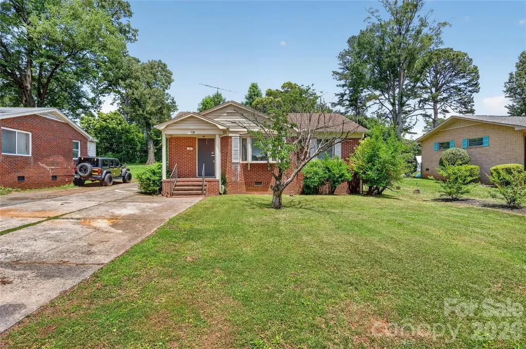 1632 Madison Avenue Charlotte NC 28216