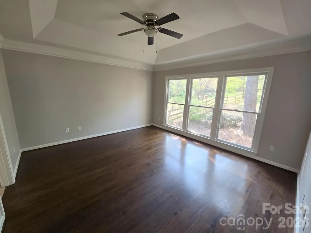 9011 Coleshire Court Charlotte NC 28269