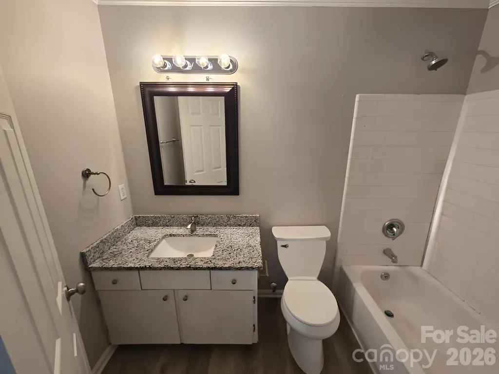 9011 Coleshire Court Charlotte NC 28269