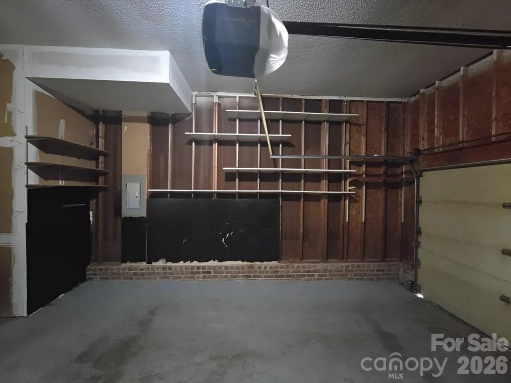 9011 Coleshire Court Charlotte NC 28269
