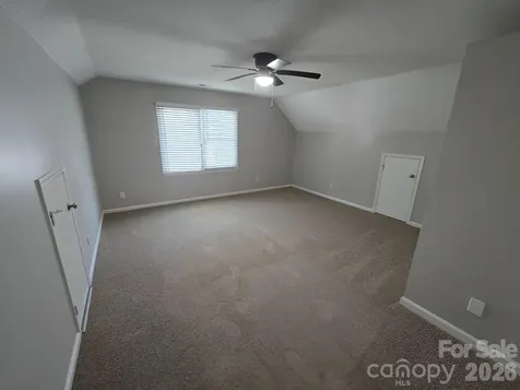 9011 Coleshire Court Charlotte NC 28269