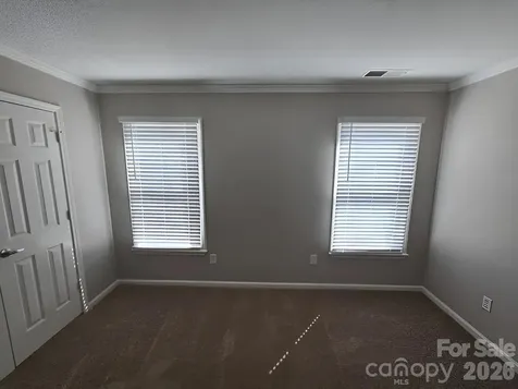 9011 Coleshire Court Charlotte NC 28269