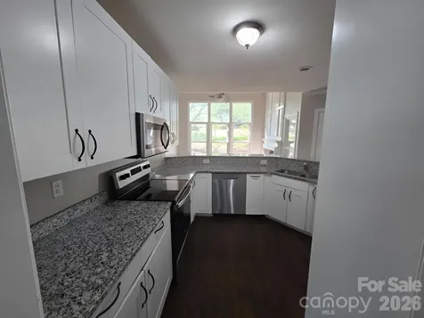 9011 Coleshire Court Charlotte NC 28269