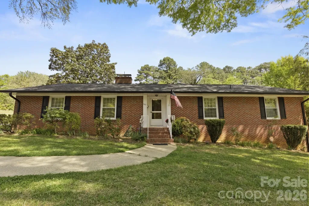 607 12th Avenue NE Hickory NC 28601