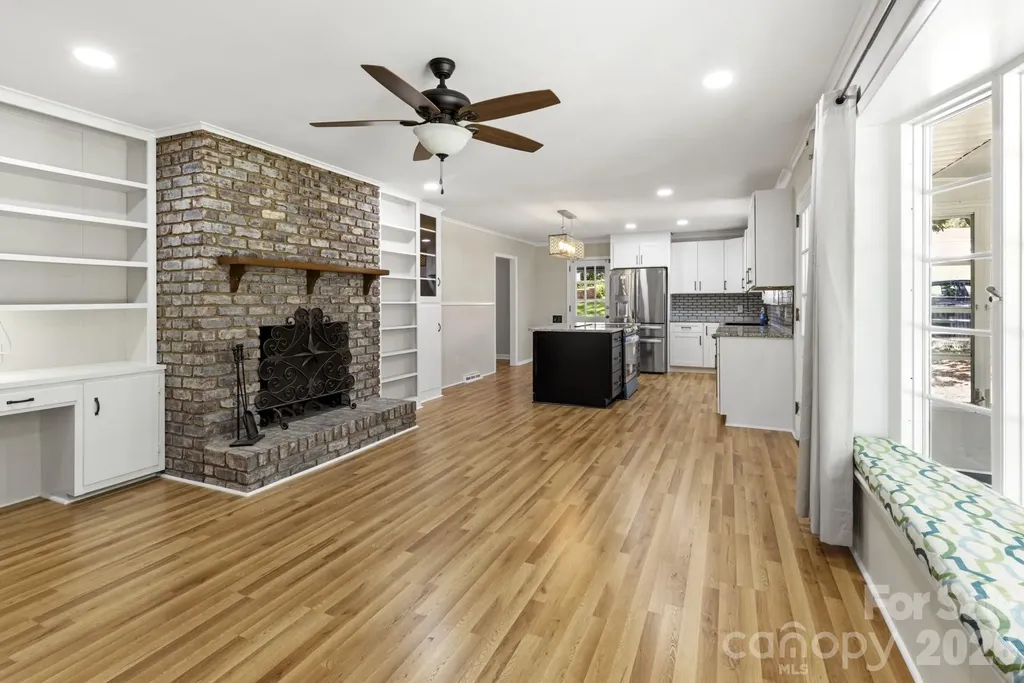 607 12th Avenue NE Hickory NC 28601