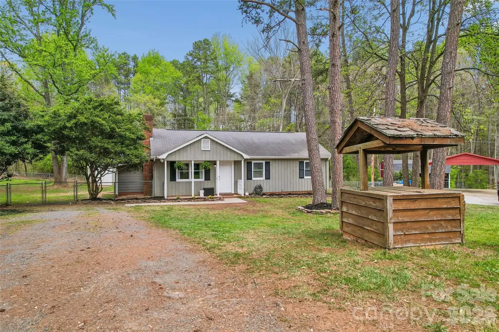 6127 Dovetail Court Charlotte NC 28227
