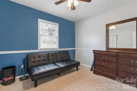 6127 Dovetail Court Charlotte NC 28227