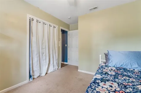 6127 Dovetail Court Charlotte NC 28227