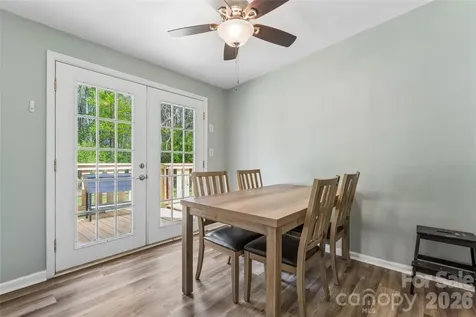6127 Dovetail Court Charlotte NC 28227