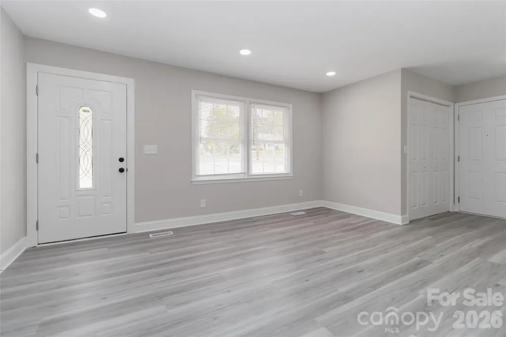 6726 Barrington Drive Charlotte NC 28215