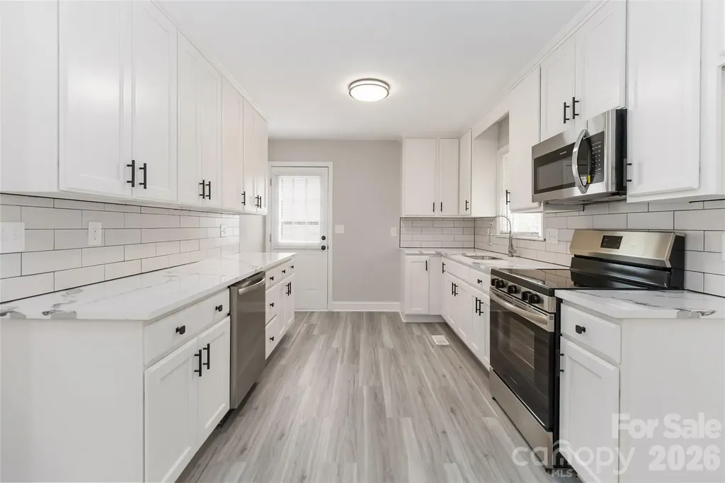 6726 Barrington Drive Charlotte NC 28215