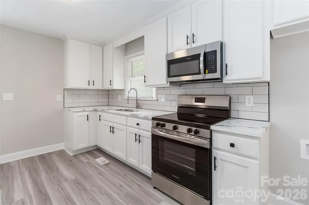 6726 Barrington Drive Charlotte NC 28215