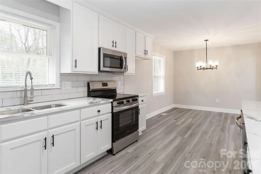 6726 Barrington Drive Charlotte NC 28215